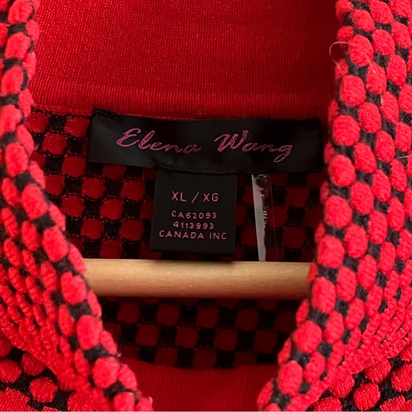 ❄️ ELANA WANG Red on Black Crew Neck Sweater - Picture 6 of 11